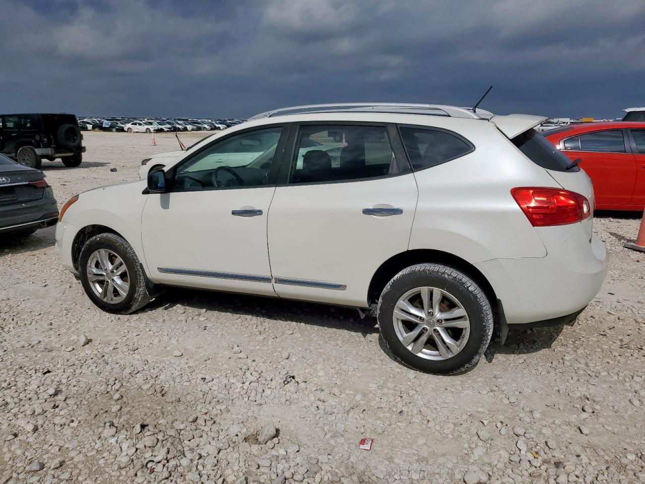 2015 Nissan Rogue Select S - Фото 2