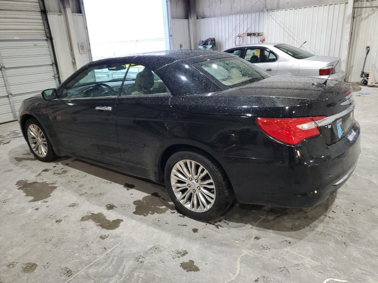 2012 Chrysler 200 Limited - Фото 2