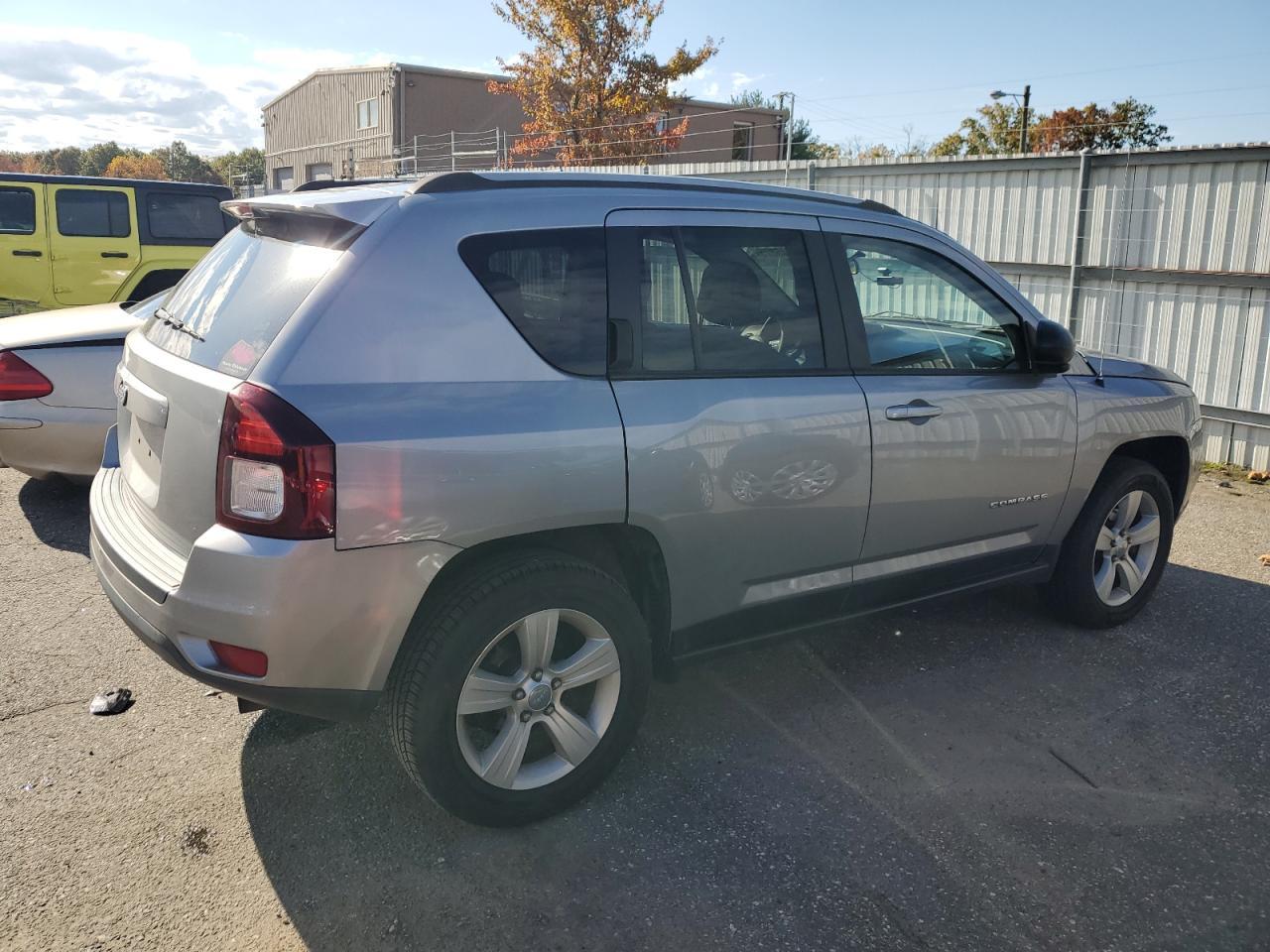 2015 Jeep Compass Sport - Фото 3