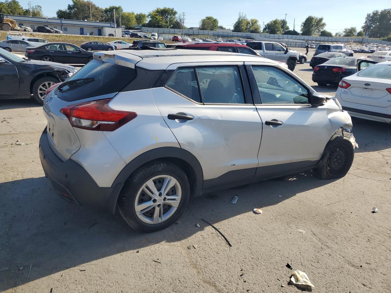 2020 Nissan Kicks S - Image 3