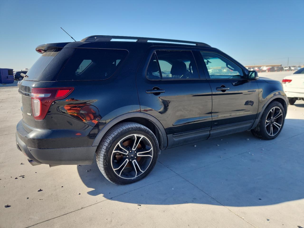 2015 Ford Explorer Sport - Фото 3