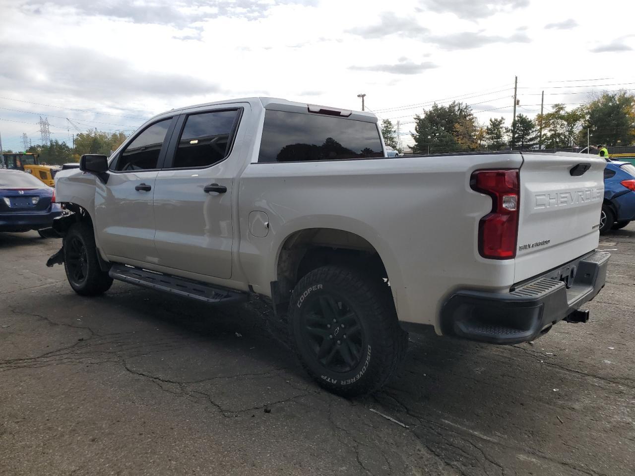 2019 Chevrolet Silverado K1500 Trail Boss Custom - Фото 2