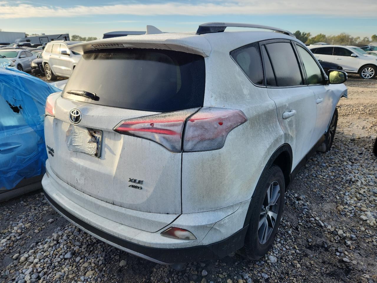 2017 Toyota Rav4 Xle - Фото 3