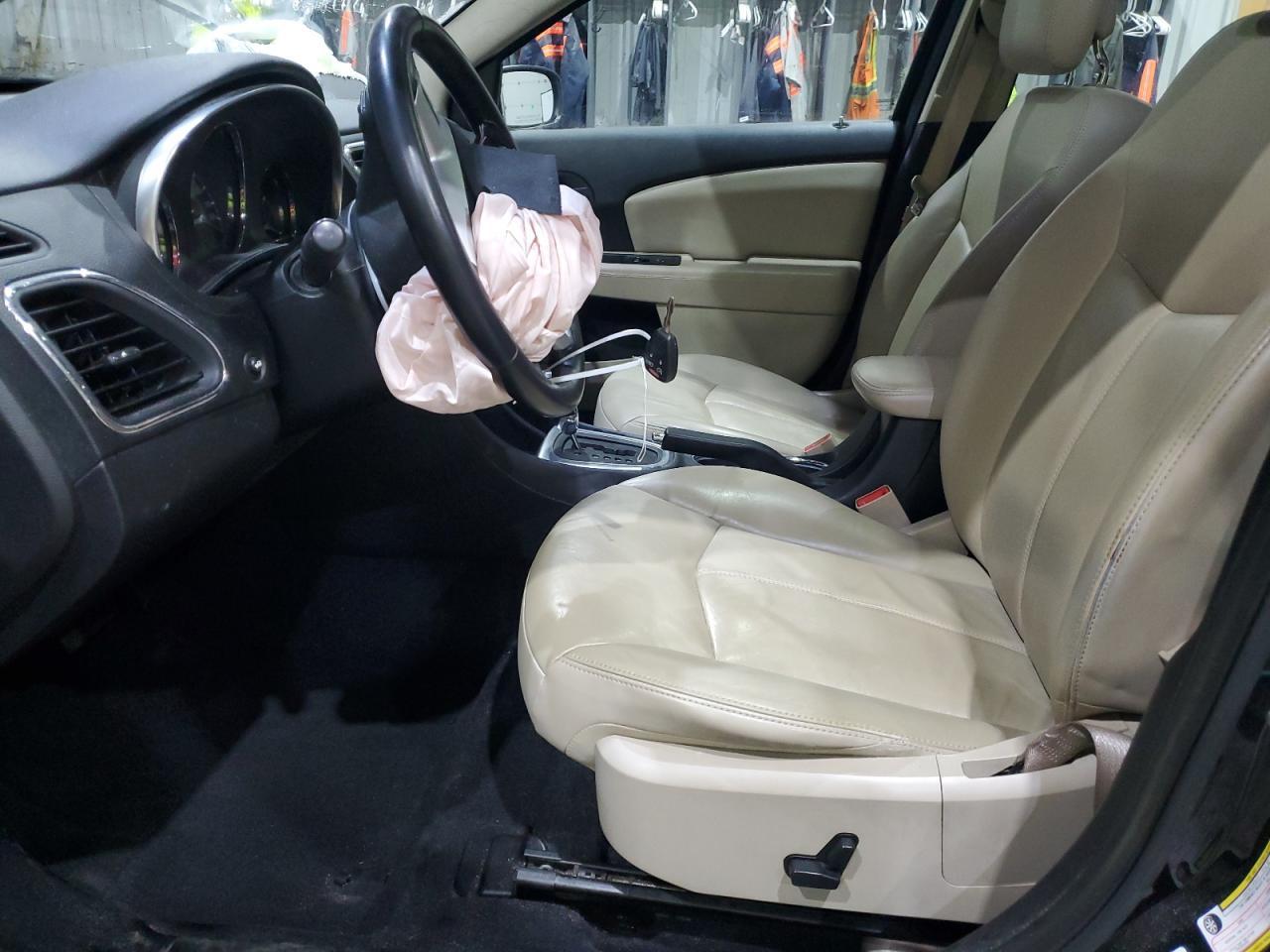 2012 Chrysler 200 Limited - Image 7
