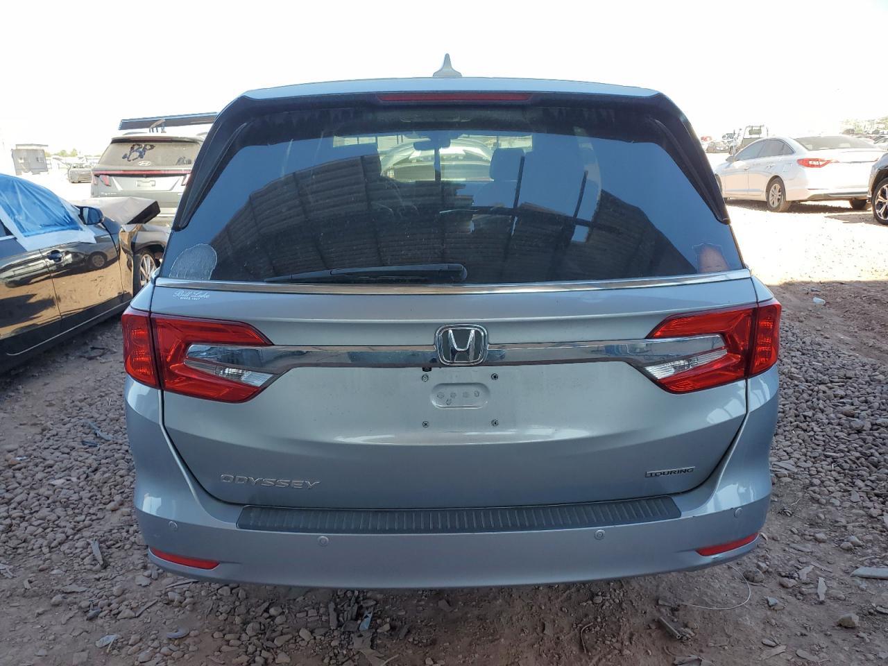 2018 Honda Odyssey Touring - Image 6