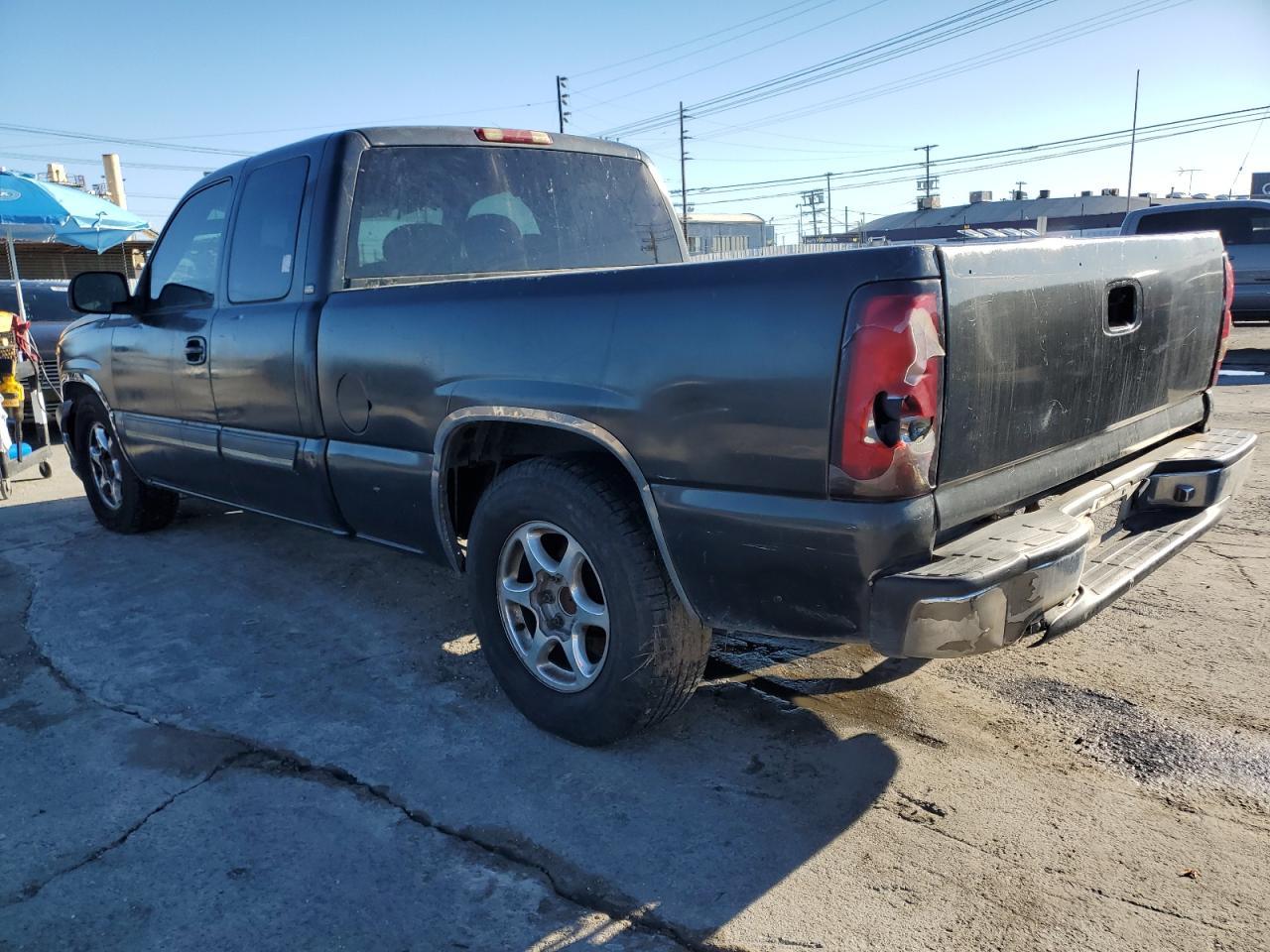 2004 Chevrolet Silverado C1500 - Image 2