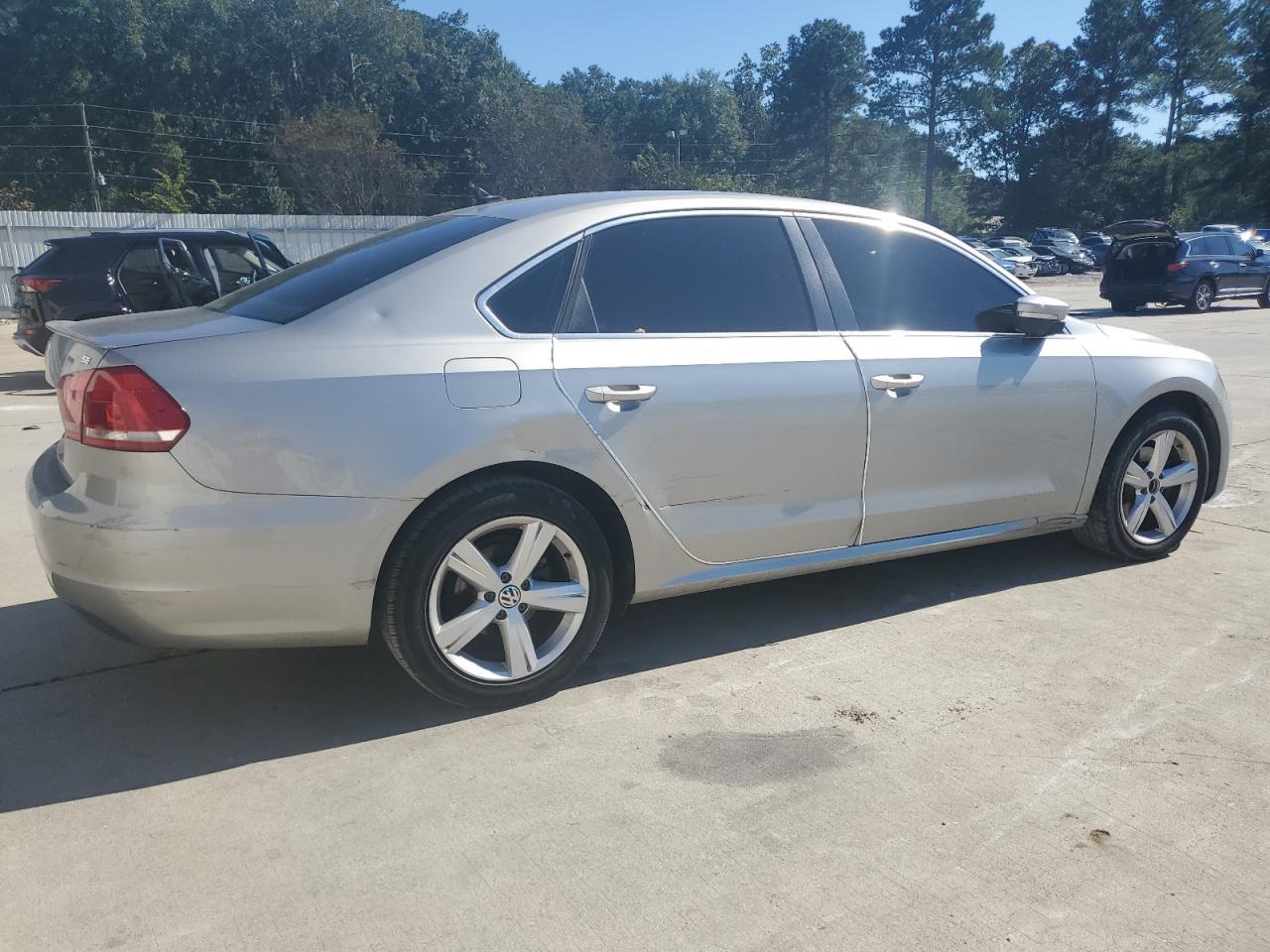 2013 Volkswagen Passat Se - Фото 3