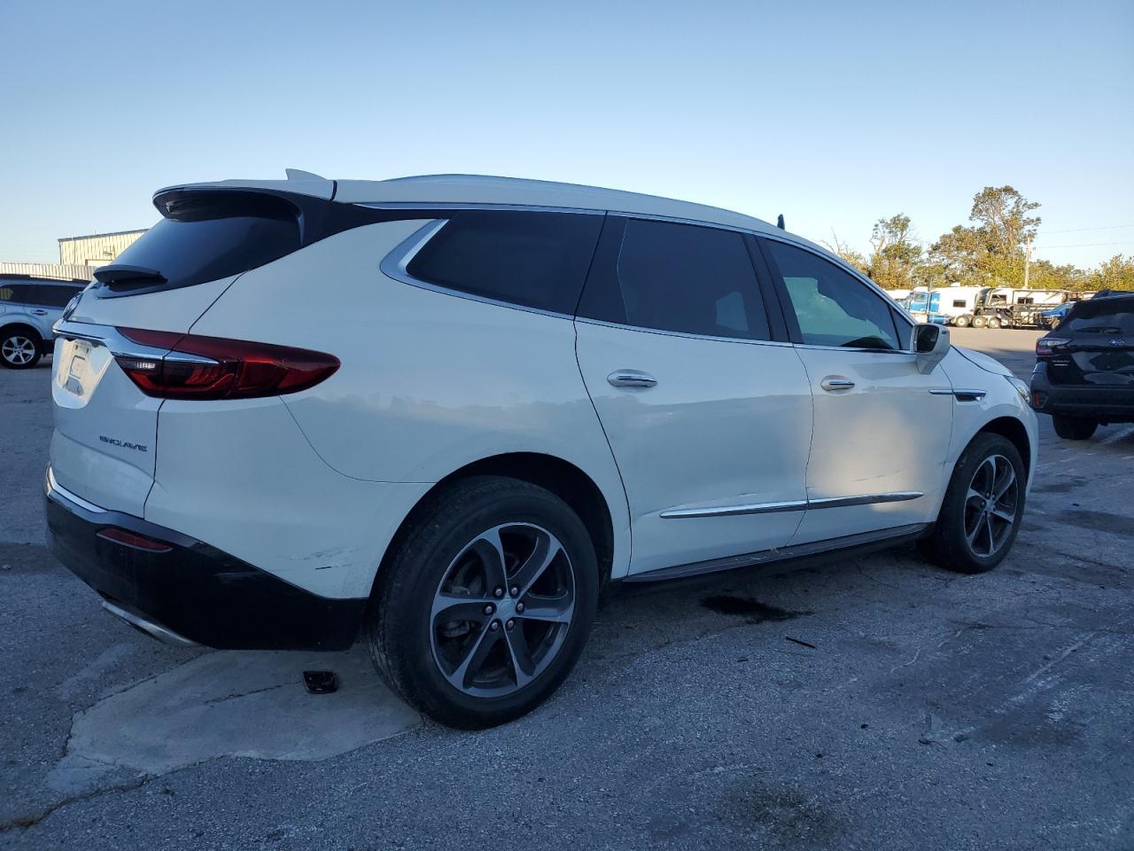 2019 Buick Enclave Essence - Image 3