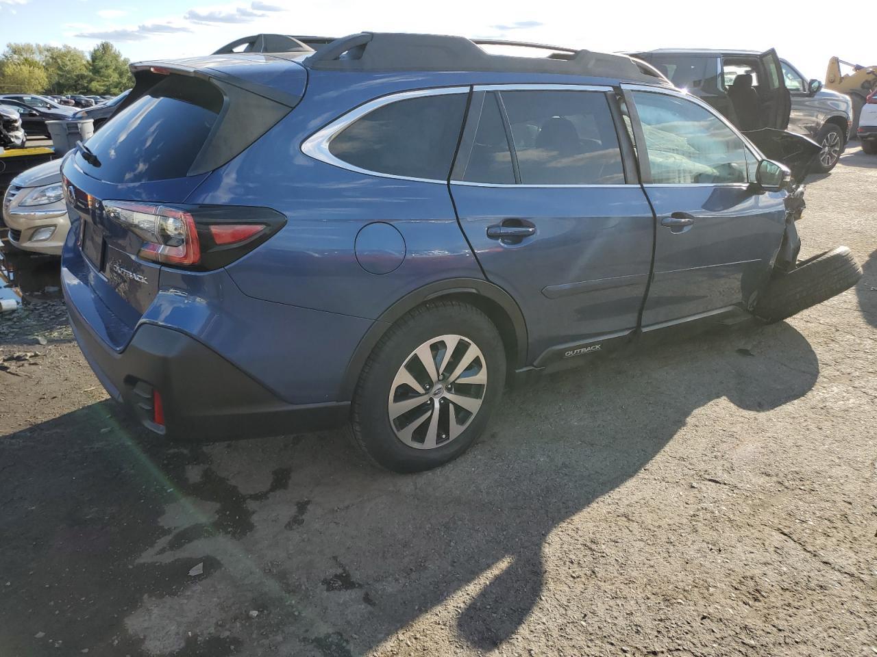 2022 Subaru Outback Premium - Фото 3