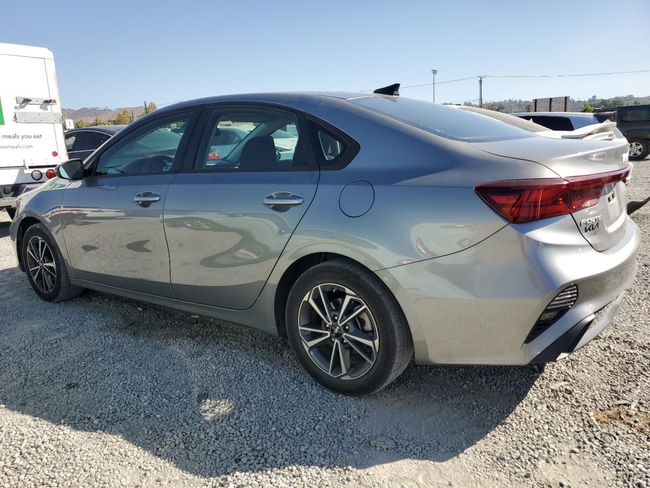 2022 Kia Forte Fe - Фото 2