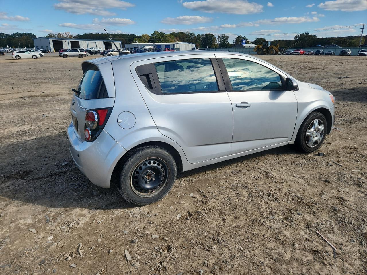 2013 Chevrolet Sonic Ls - Image 3