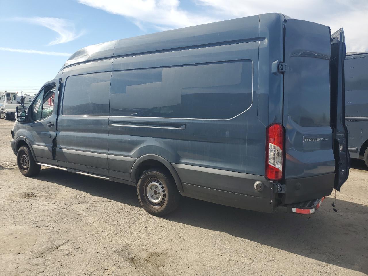 2019 Ford Transit T-250 Delivery Van - Фото 2