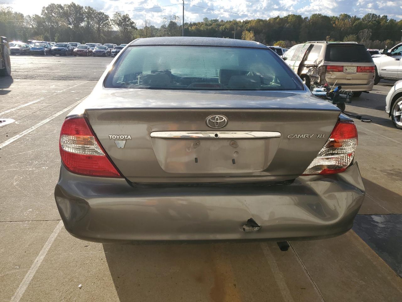 2004 Toyota Camry Le - Image 6