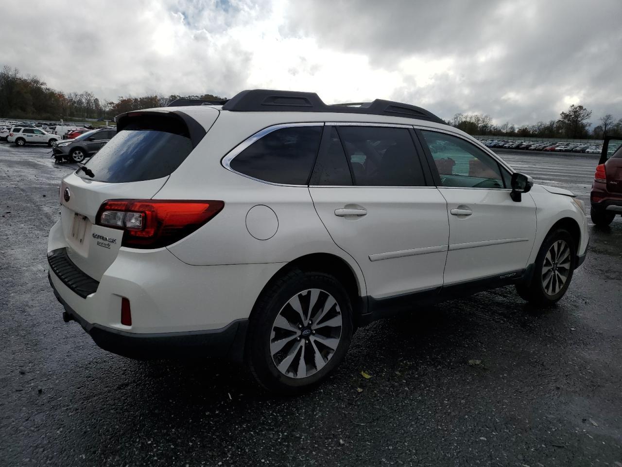 2015 Subaru Outback 2.5I Limited - Image 3