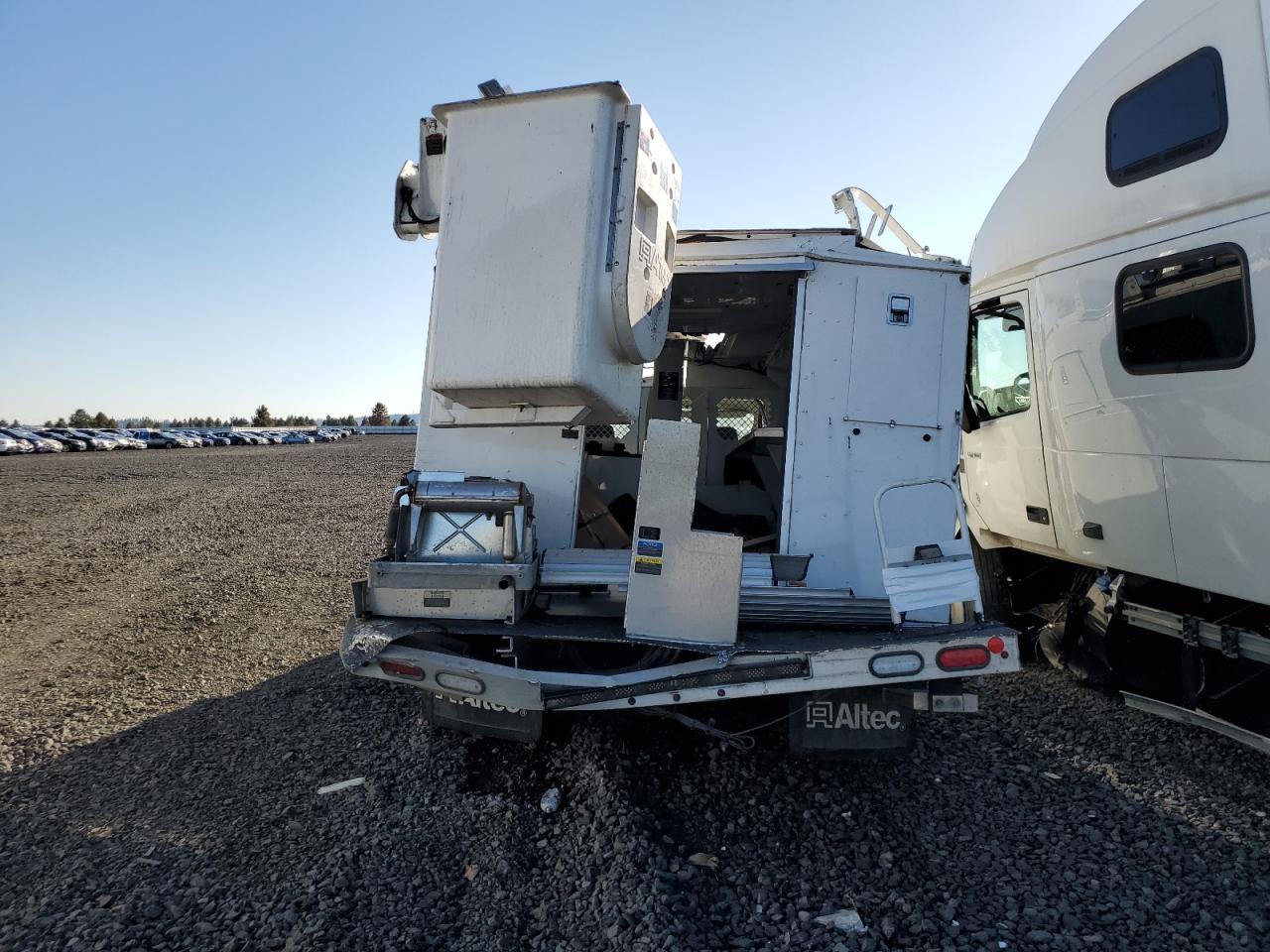 2023 Ford Econoline E350 Super Duty Cutaway Van - Image 6