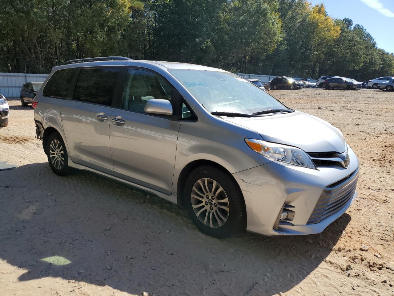 2018 Toyota Sienna Xle - Фото 4
