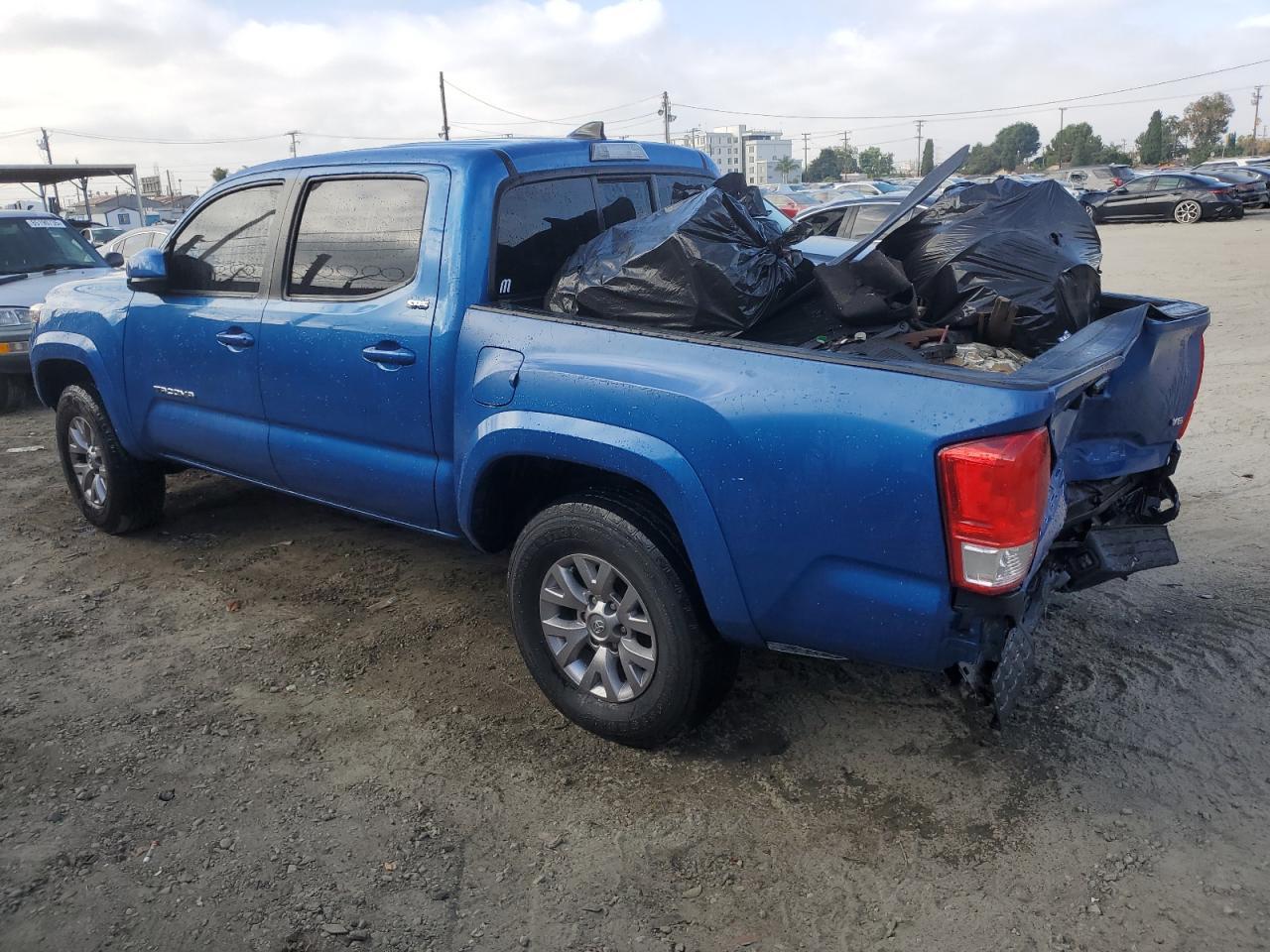 2017 Toyota Tacoma Double Cab - Image 2