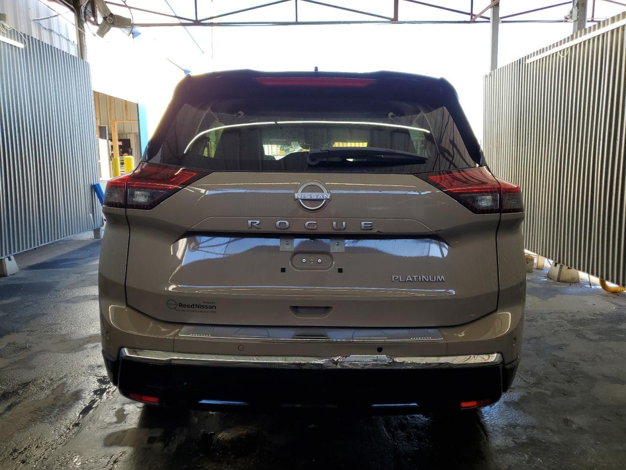 2025 Nissan Rogue Platinum - Фото 6