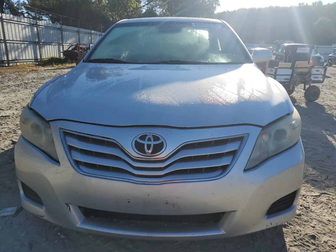 2011 Toyota Camry Base - Фото 5