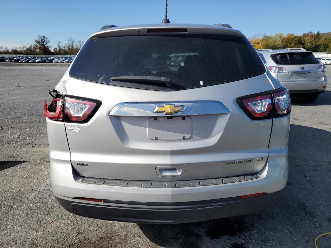 2016 Chevrolet Traverse Ls - Image 6