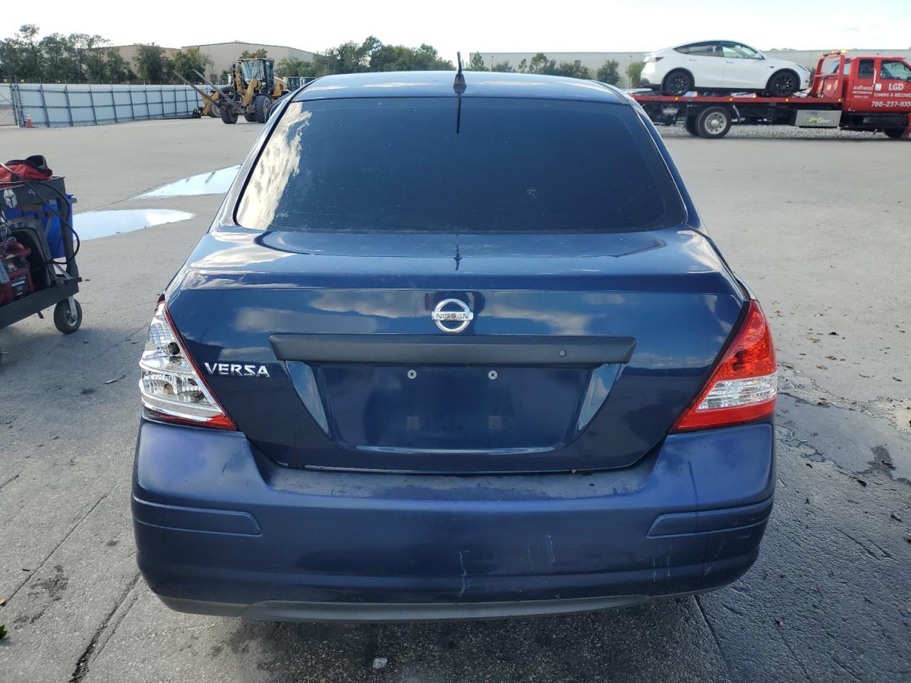 2009 Nissan Versa S - Фото 6