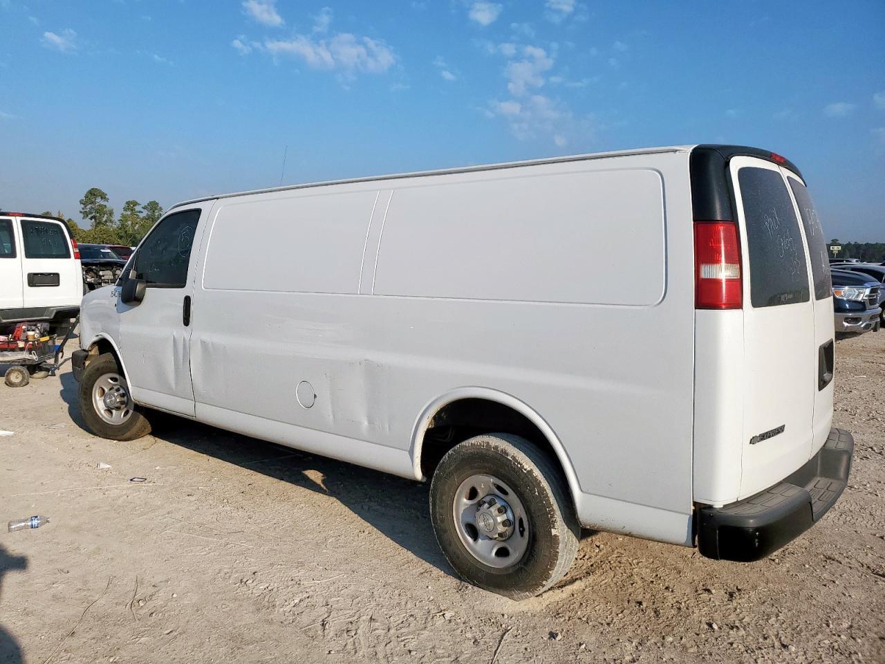2018 Chevrolet Express 3500 Delivery Van - Image 2