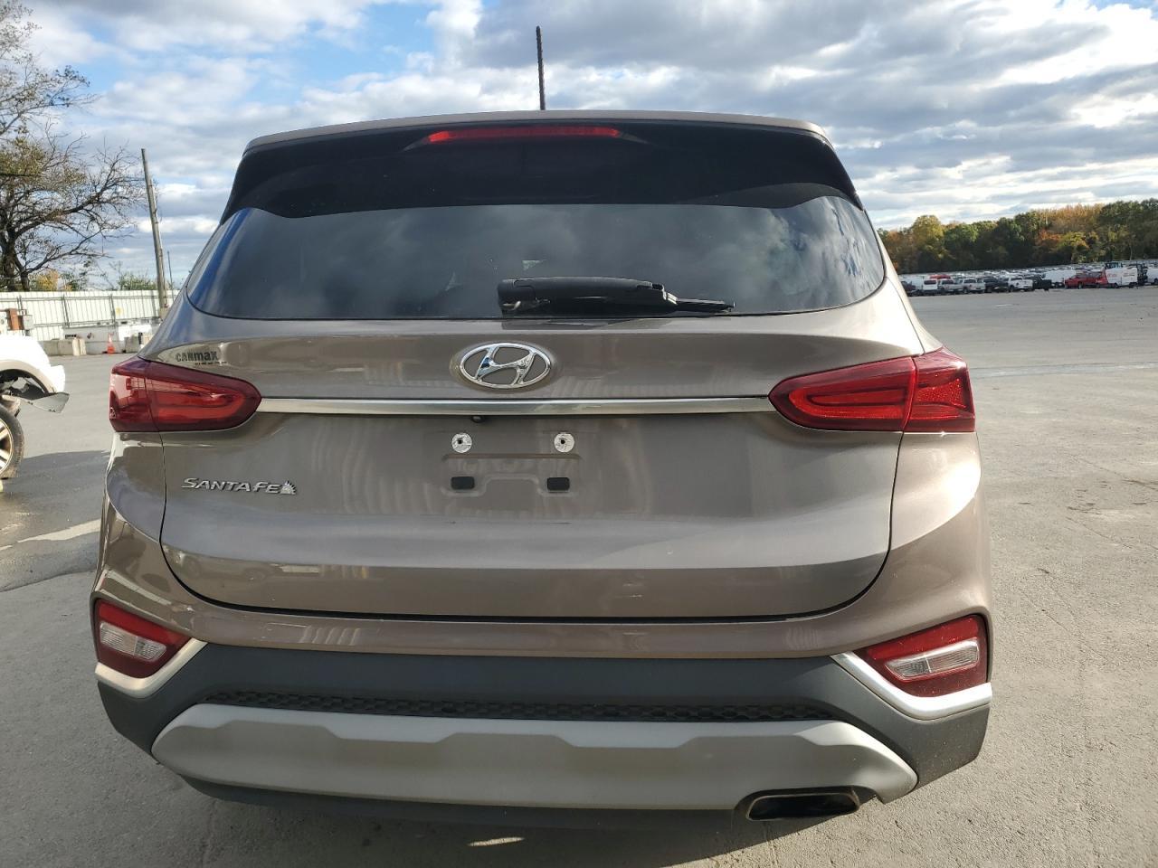 2019 Hyundai Santa Fe Se - Image 6