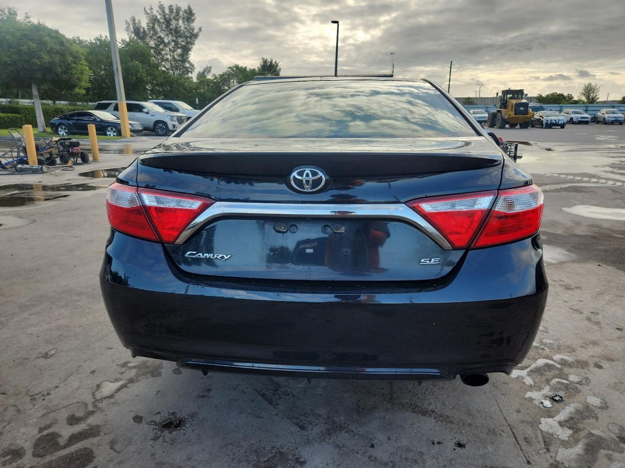 2017 Toyota Camry Le - Фото 6
