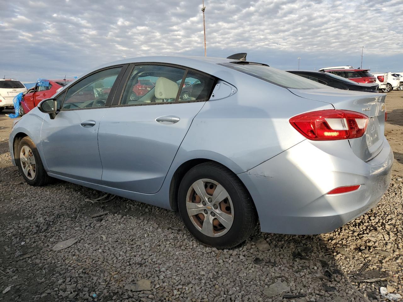 2017 Chevrolet Cruze Ls - Image 2