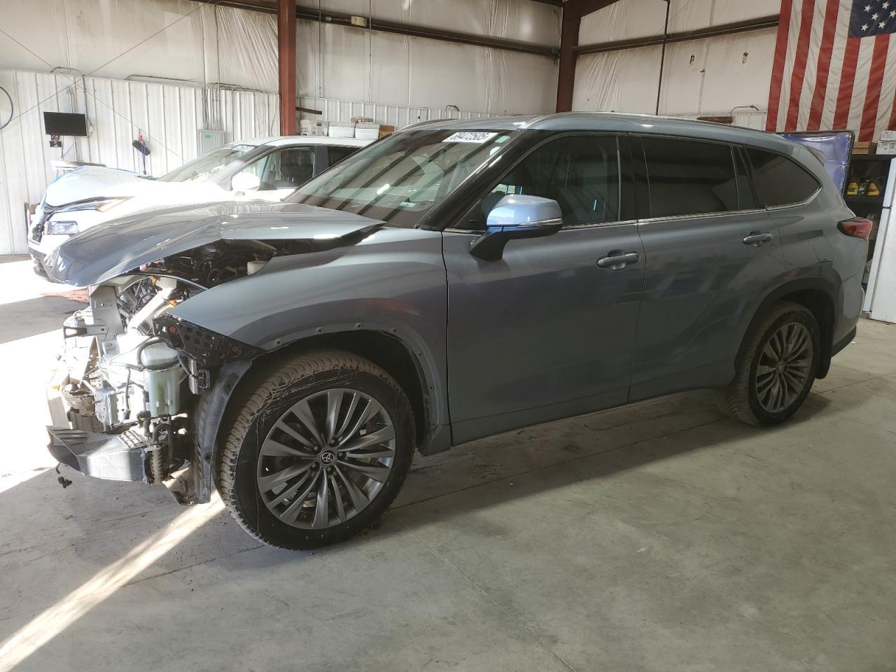 2020 Toyota Highlander Platinum