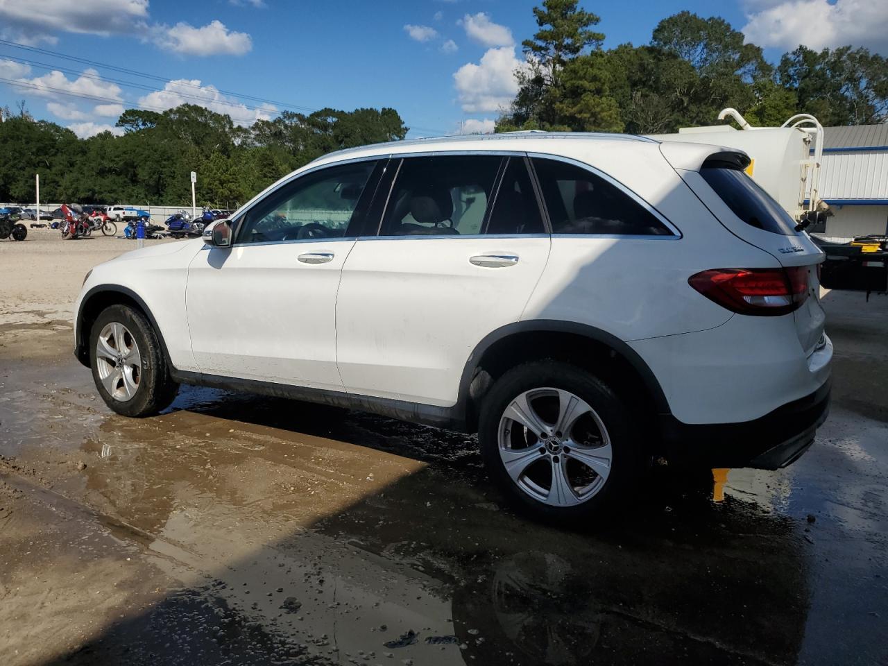 2017 Mercedes-Benz Glc 300 - Image 2