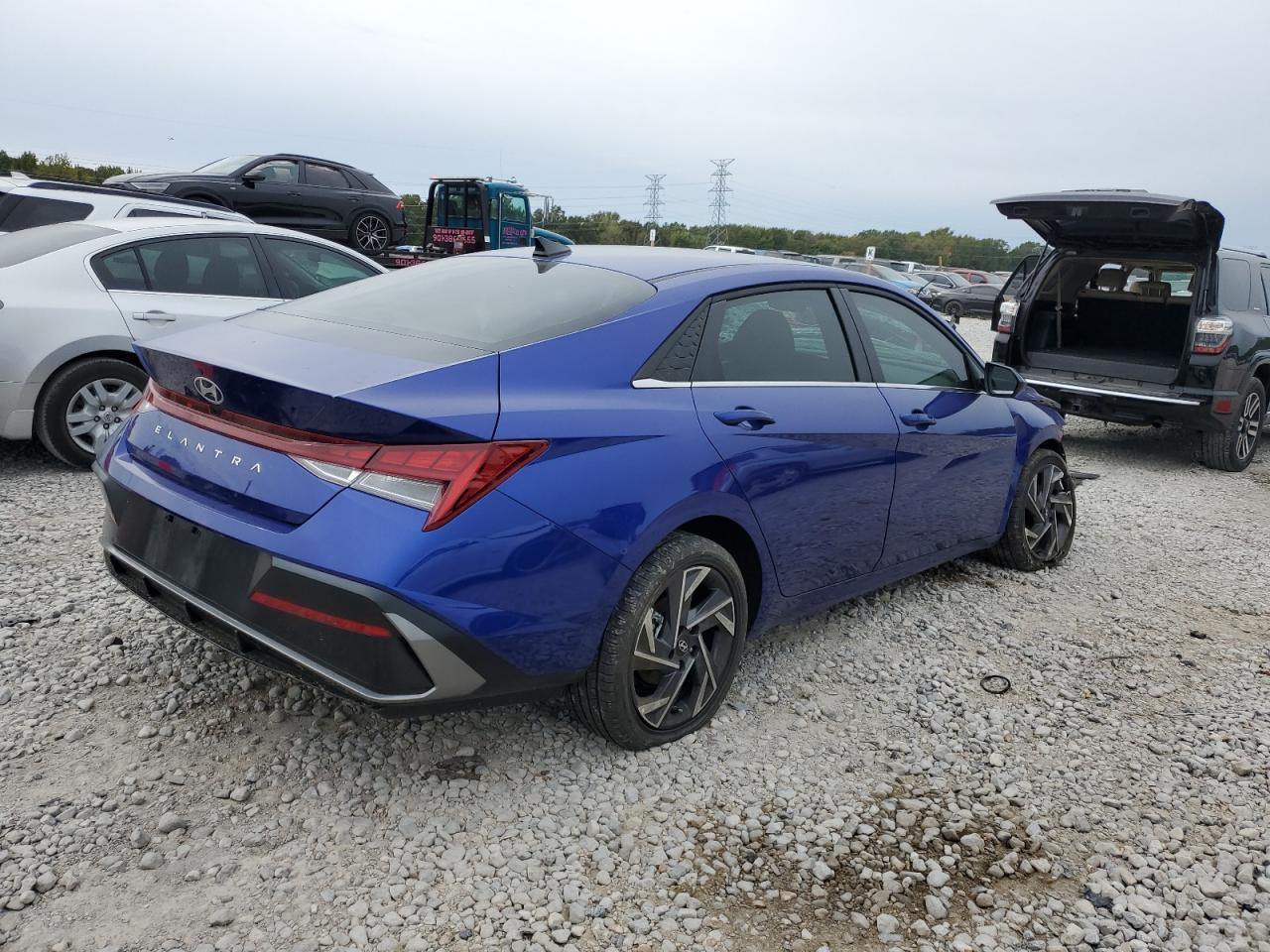 2025 Hyundai Elantra Sel - Фото 3