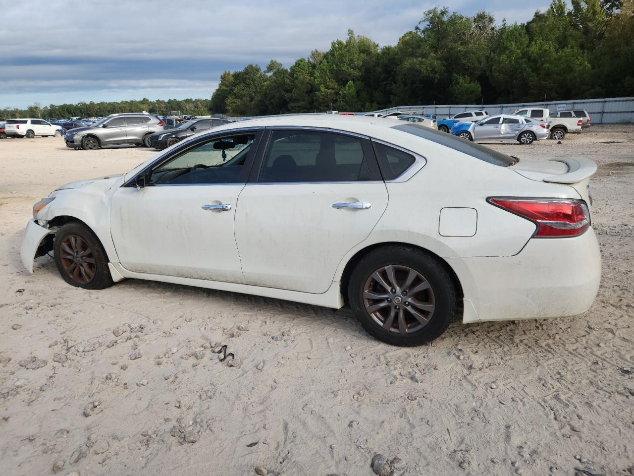 2015 Nissan Altima 2.5 - Image 2