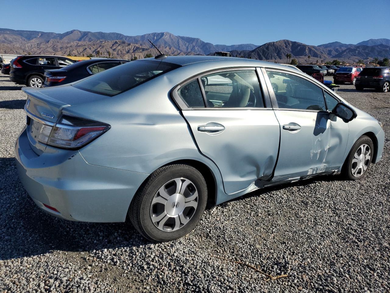 2014 Honda Civic Hybrid - Image 3