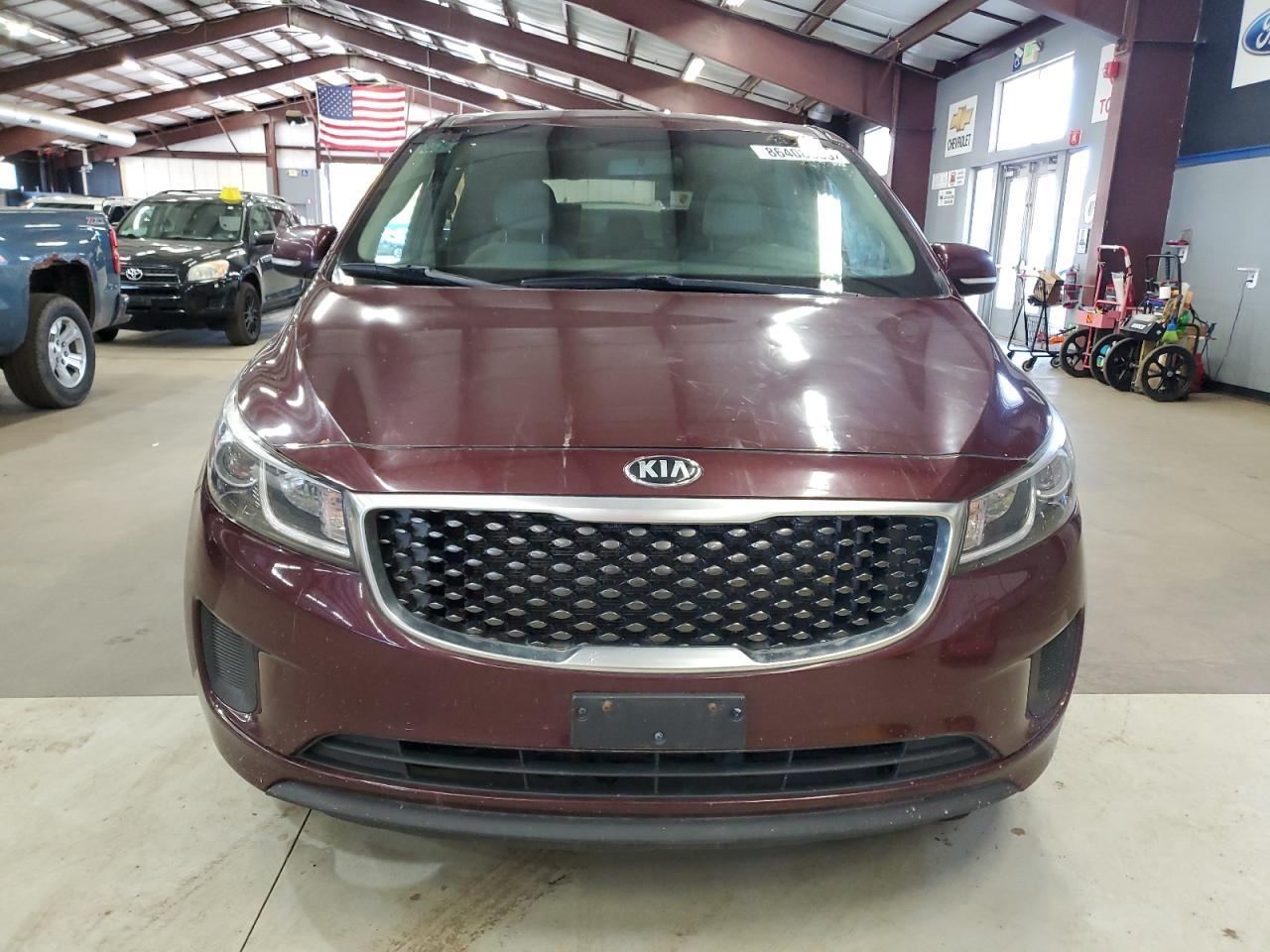 2017 Kia Sedona Lx - Фото 5