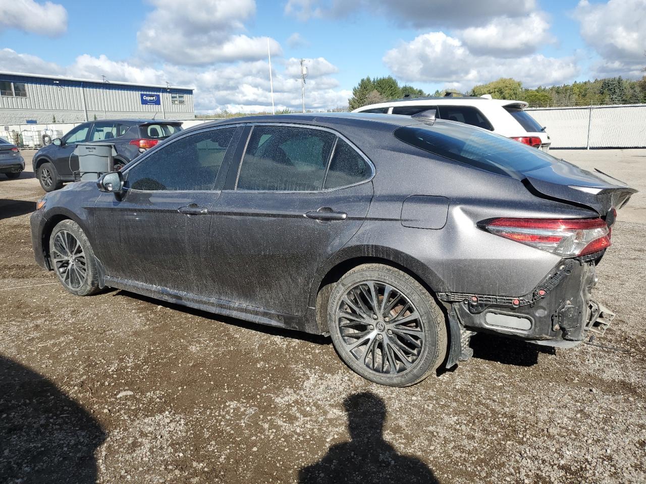 2018 Toyota Camry L - Фото 2