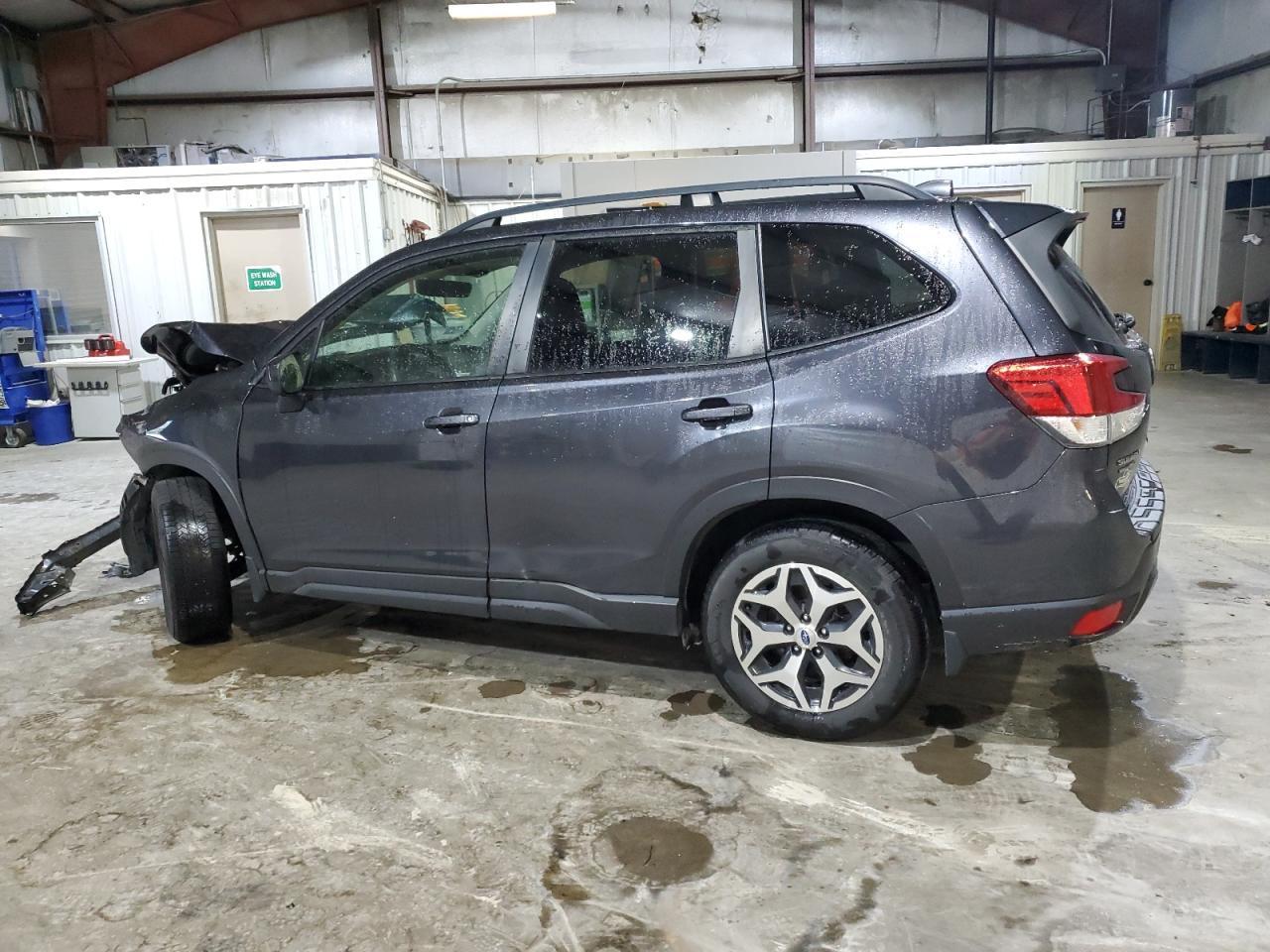 2019 Subaru Forester Premium - Image 2