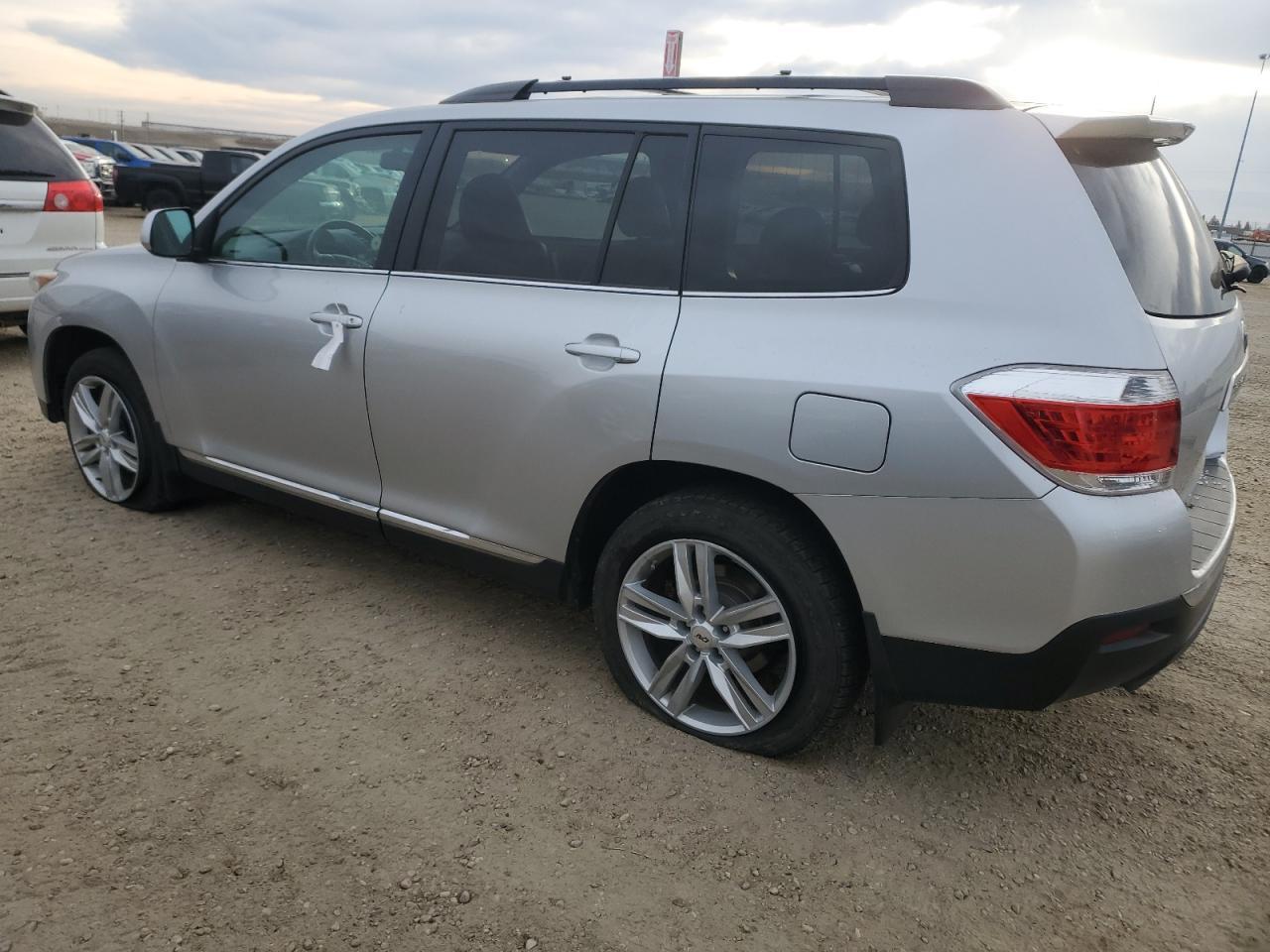2011 Toyota Highlander Base - Image 2