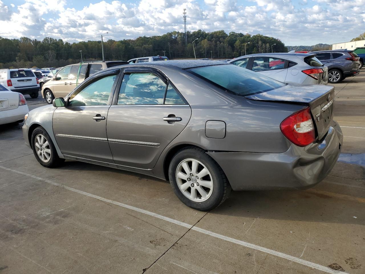 2004 Toyota Camry Le - Image 2