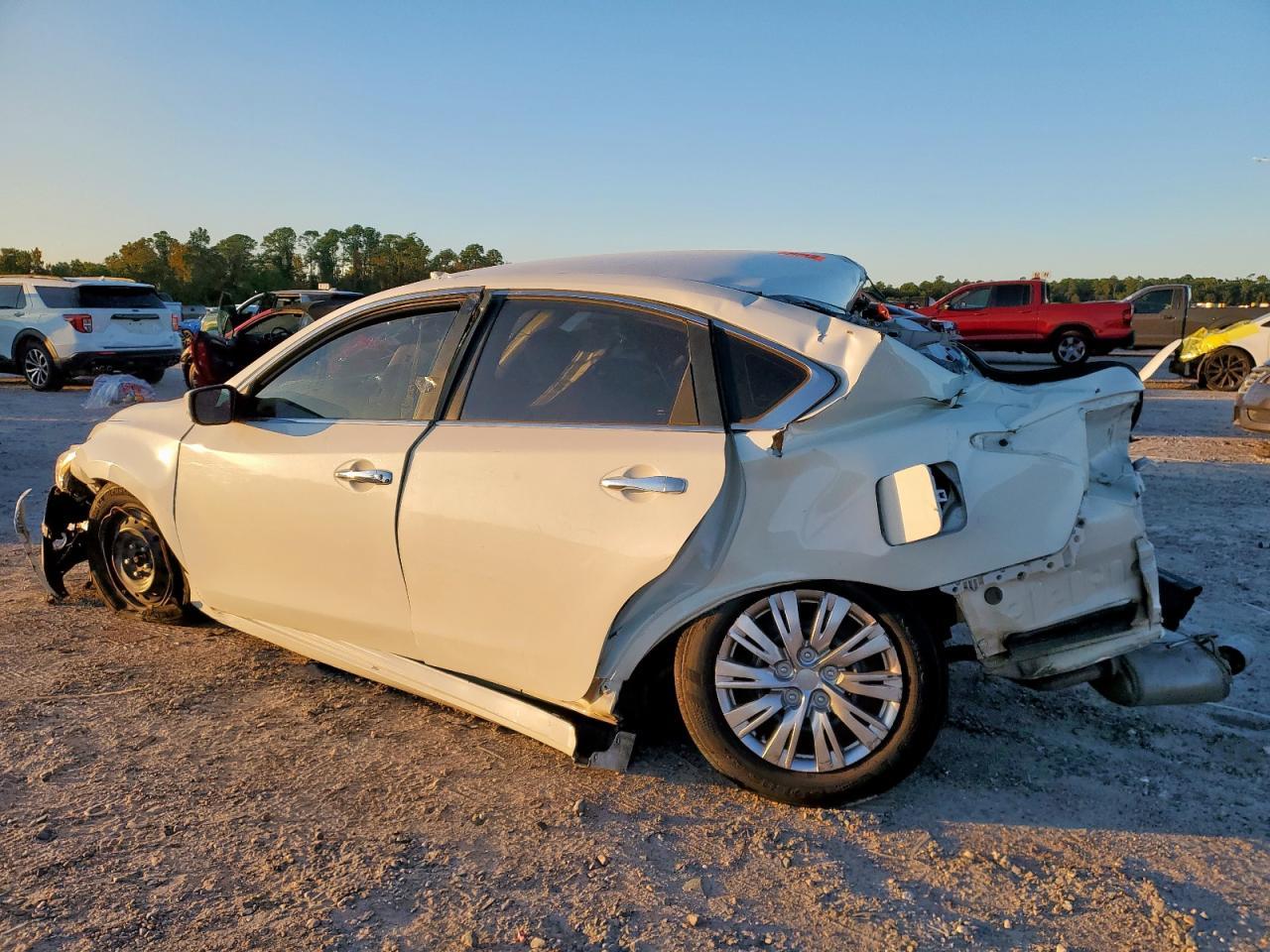 2014 Nissan Altima 2.5 - Image 2