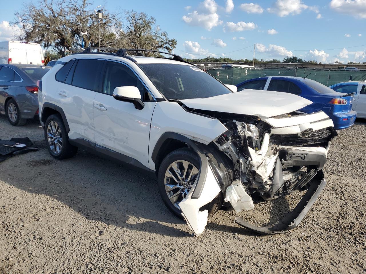 2020 Toyota Rav4 Xle Premium - Image 4