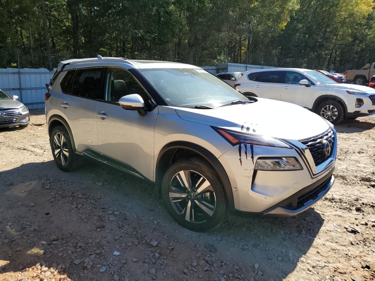 2023 Nissan Rogue Sl - Image 4