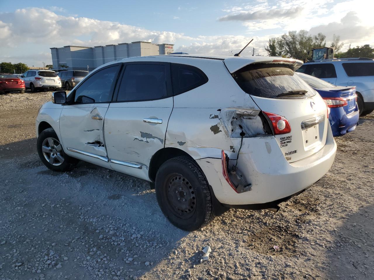 2012 Nissan Rogue S - Image 2