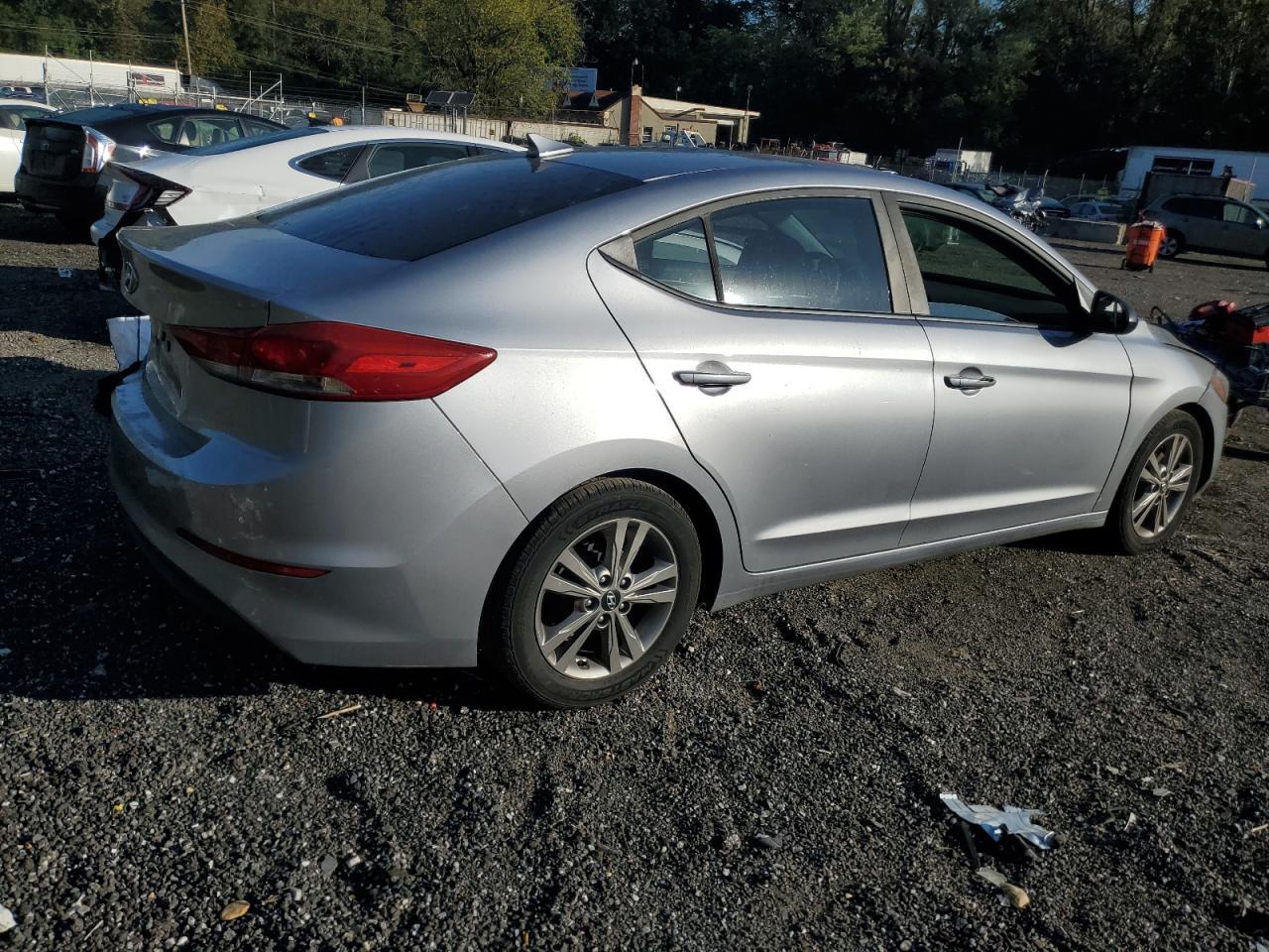 2017 Hyundai Elantra Se - Image 3