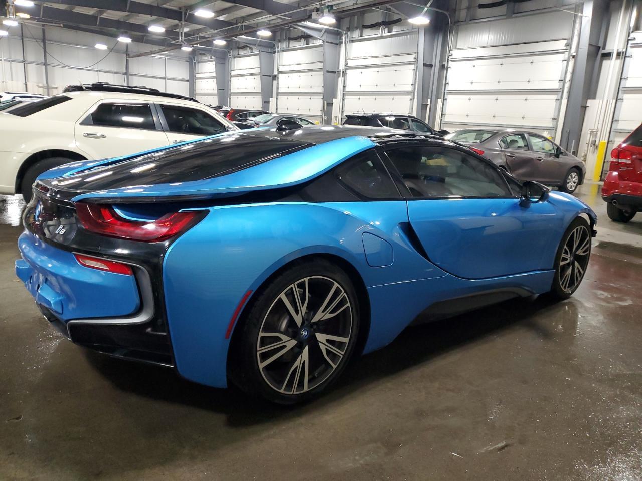 2016 BMW I8 - Фото 3