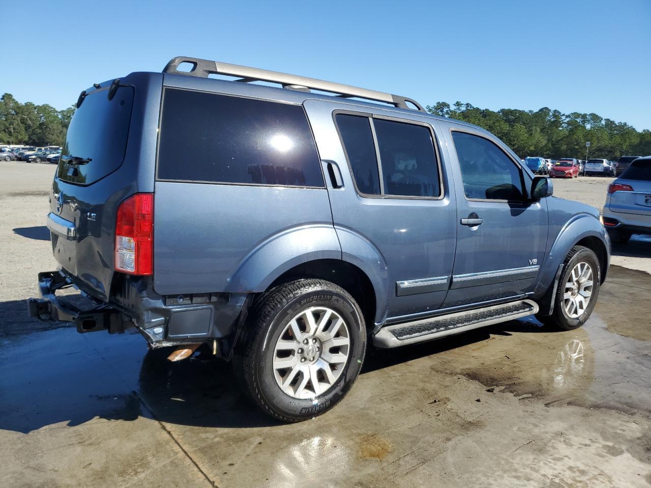 2008 Nissan Pathfinder Le - Image 3