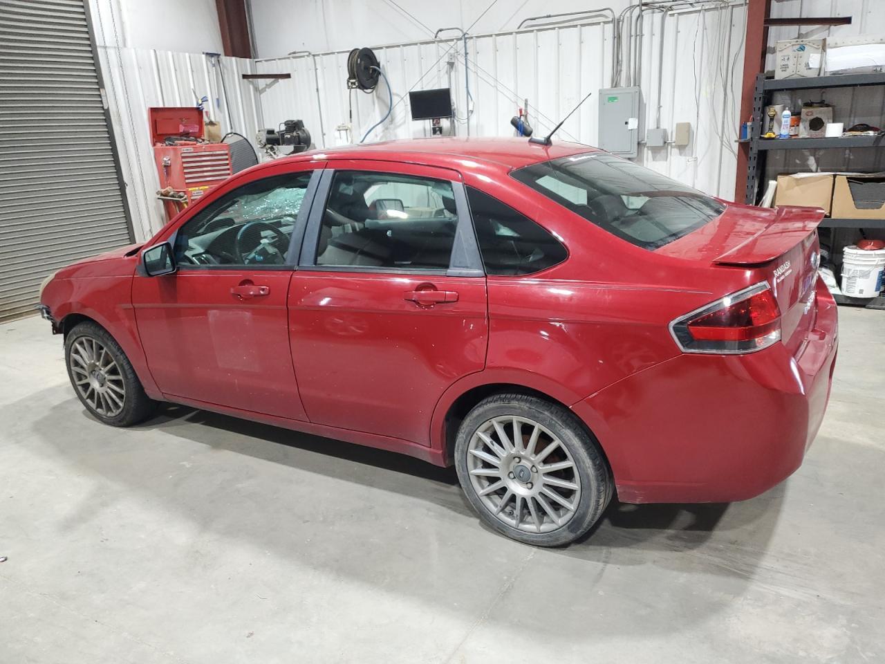 2010 Ford Focus Ses - Фото 2