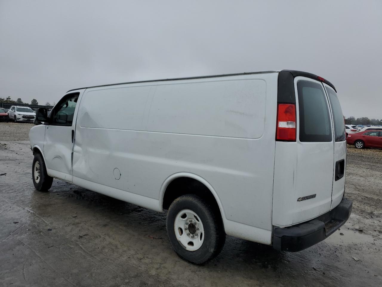 2017 Chevrolet Express G3500 - Фото 2
