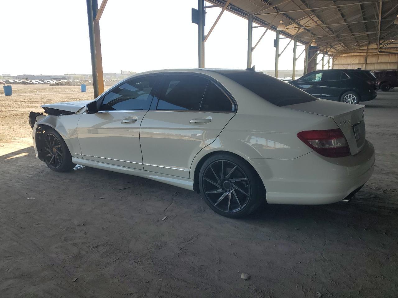 2011 Mercedes-Benz C 300 - Фото 2