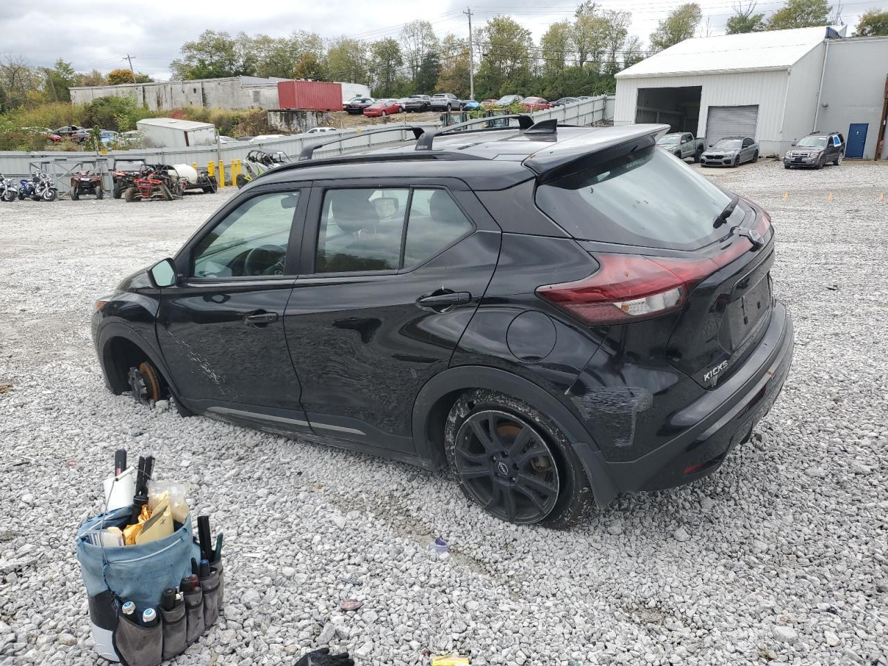 2024 Nissan Kicks Sr - Image 2